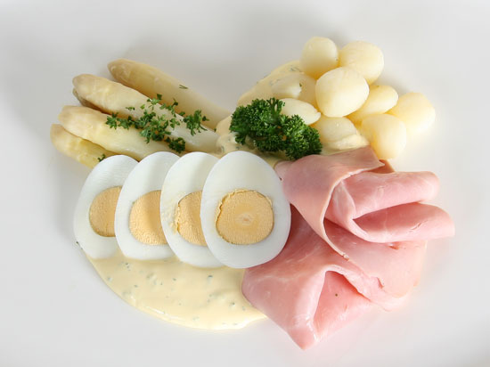 Asperges à la hollandaise