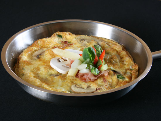 Omelet met asperges en champignons