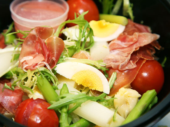 Asperge salade met gekookte ham