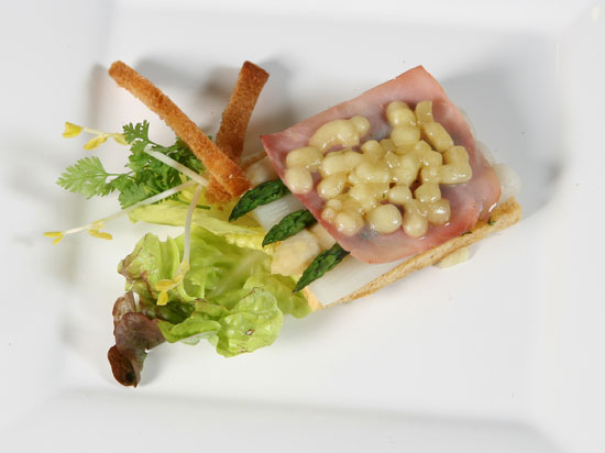 Asperges met kervel en ham