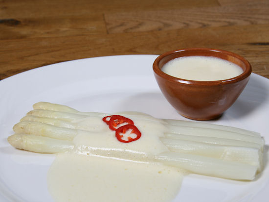 Asperges met Hollandse saus