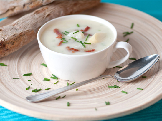 aspergesoep met spekreepjes en lente ui