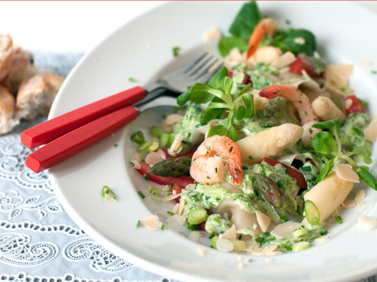 Ravioli gevuld met asperges, garnalen en manchegokaas