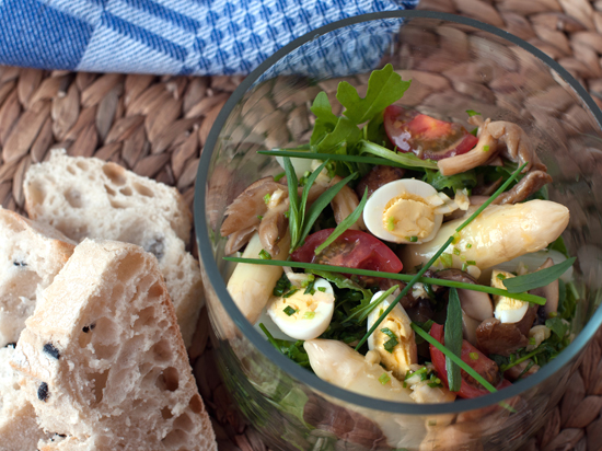 Salade van asperges en paddestoelen