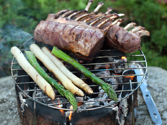 Krokant gebakken asperges met gebraden Texels lam